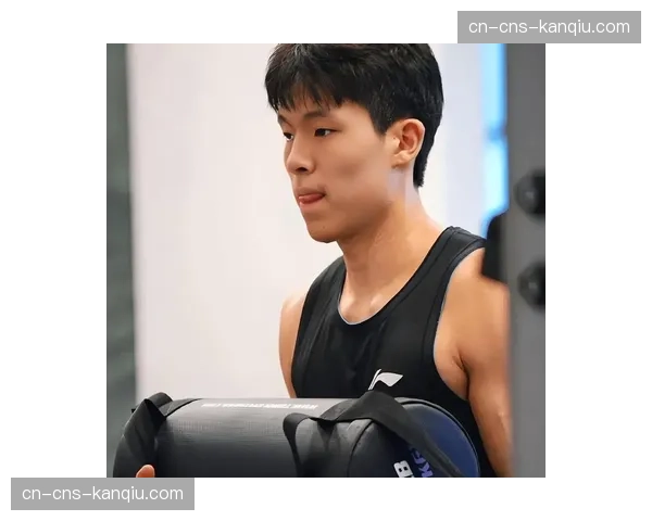 中国球员杨瀚森入选新秀挑战赛，继姚明易建联后再登舞台