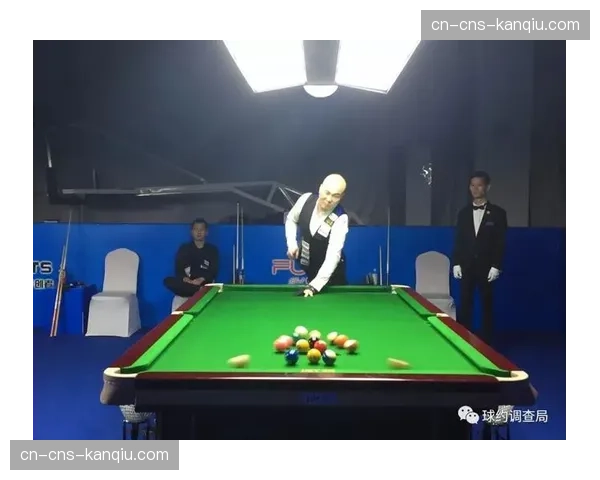 技术台花絮：比赛用球出现漏气，紧急更换新球
