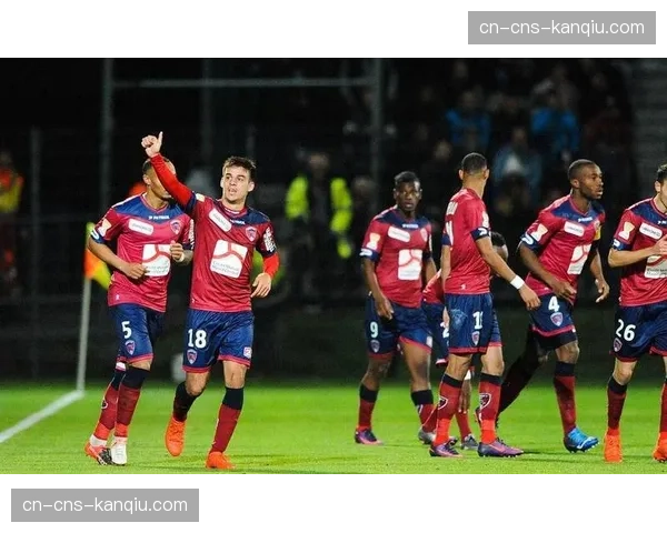 专家分析：为何一些球队在区域防守中“漏人”问题在赛季末段集中出现