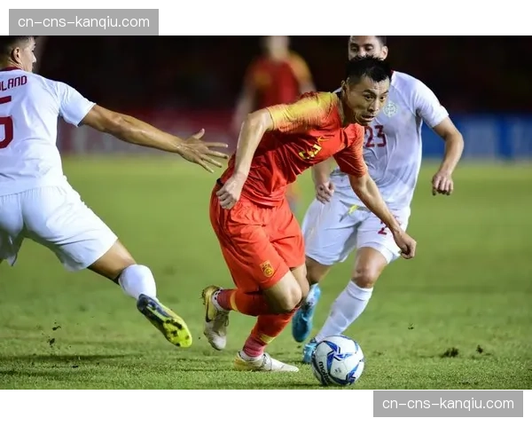 比赛结果：科隆0-0闷平波鸿，两队合计射正仅3次，激烈对抗消耗于中场压迫